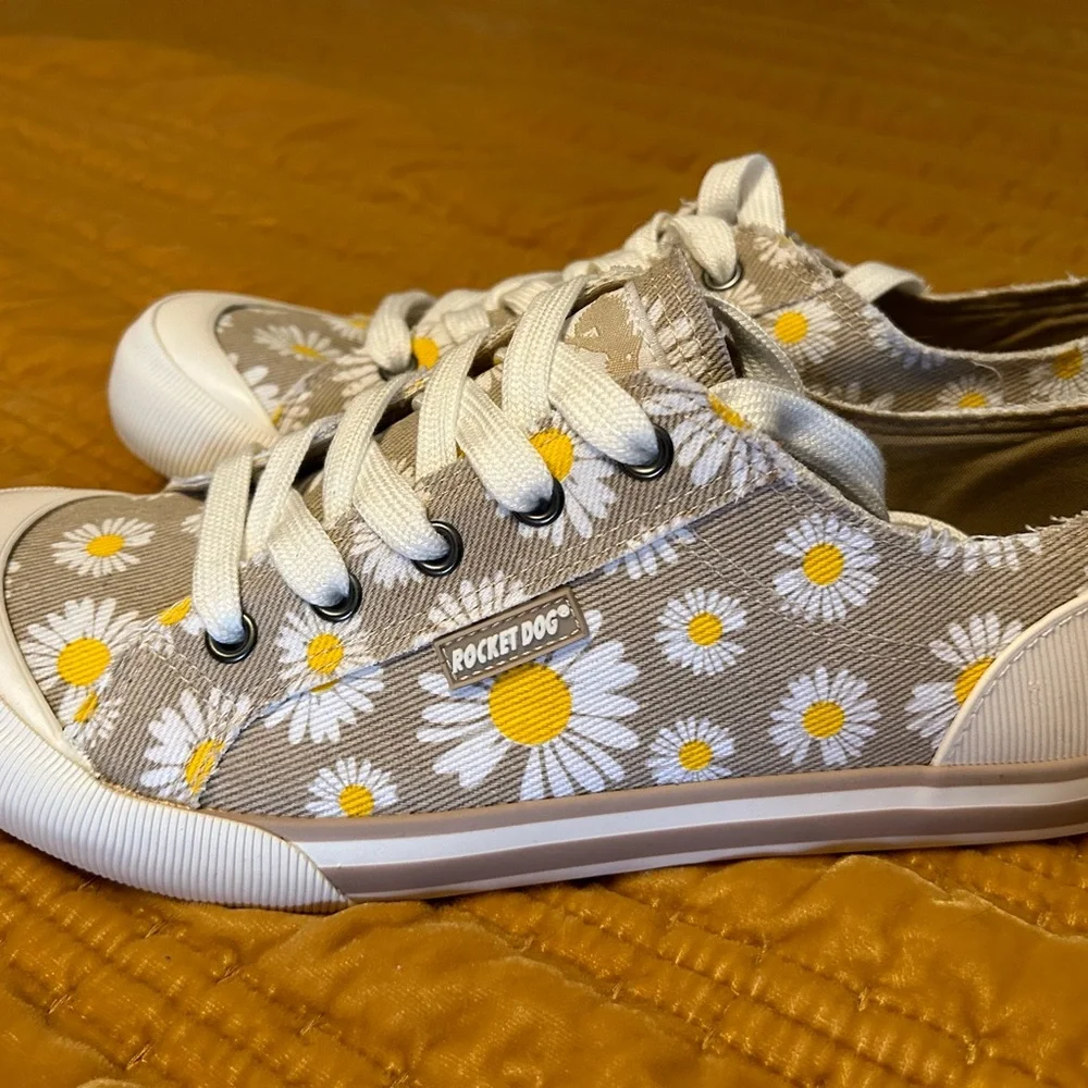 Rocket Dog Beige Daisy Sneakers - Picture 2 of 3